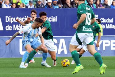 El Málaga encuentra alivio con el moribundo Racing de Ferrol