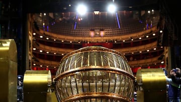 Los bombos del Sorteo de Lotería de Navidad 2016, en el Teatro Real.