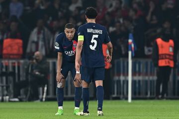 El delantero del PSG desolado tras caer eliminado por el conjunto alemán.