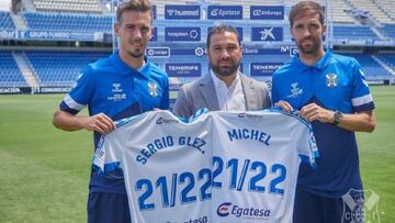 Míchel llega con el Tenerife.