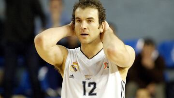 15/02/03 BALONCESTO PARTIDO DE LIGA ENTRE LOS EQUIPOS REAL MADRID TAU VITORIA DRAGAN TARLAC