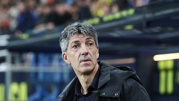 CÁDIZ, 21/12/2023. - El entrenador del Real Sociedad, Imanol Alguacil durante el partido de LaLiga que enfrenta al Cádiz CF y la Real Sociedad este jueves en el Estadio Nuevo Mirandilla. EFE/Román Ríos.