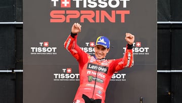 Marc Márquez celebra su victoria en el esprint de Austria.
