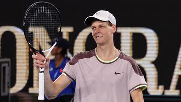 Jannik Sinner celebra su triunfo en el Open de Australia ante Jesper de Jong.