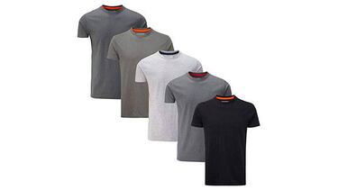 Este set de cinco camisetas suma más de 15.000 valoraciones en Amazon