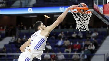 Tristan Vukcevic da en el clavo ante ojeadores de la NBA