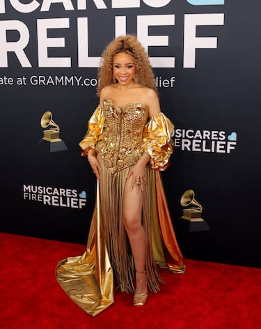 Angela Benson posa en la alfombra roja de los Grammys 2025 en ell Crypto.com Arena situado en la ciudad de Los Ángeles, en California.