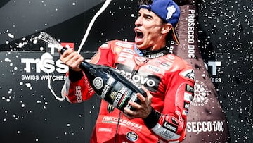 Marc Márquez en el podio de Brno.