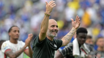 Chelsea's Italian head coach Enzo Maresca celebrates after winning the FIFA Club World Cup 2025 semifinal football match between Brazil's Fluminense and England's Chelsea at the MetLife stadium in East Rutherford, New Jersey on July 8, 2025. (Photo by JUAN MABROMATA / AFP)