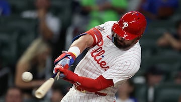 ATLANTA, GEORGIA - JULY 15: Kyle Schwarber #12 of the Philadelphia Phillies lines out during the ninth inning of the MLB All-Star Game at Truist Park on July 15, 2025 in Atlanta, Georgia. Kevin C. Cox/Getty Images/AFP (Photo by Kevin C. Cox / GETTY IMAGES NORTH AMERICA / Getty Images via AFP)