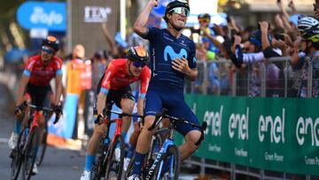 Iván García Cortina celebra su victoria en el Gran Piemonte.