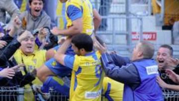 <b>EXPLOSIÓN. </b>La grada del Carranza estalló con el cuarto gol de Fragoso, que fue el sello para una remontada espectacular.