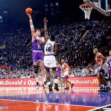 Los Suns de Charles Barkley en 1993, también en el Open McDonald’s, fueron en Múnich el segundo adversario NBA de los blancos: 115-145 (66-70 al descanso tras una salida en tromba del Madrid). Barkley y Arvydas Sabonis, 24 tantos cada uno. El lituano dominó hasta que las faltas personales le sacaron del duelo. Joe Arlauckas y Cargol lucieron también.