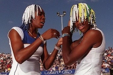 El rapado de Alcaraz, las mechas de Agassi, las rastas de Brown... la peluquería del tenis