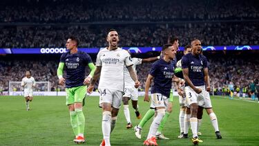 Joselu celebra uno de sus goles ante el Bayern.