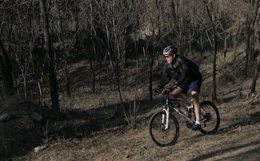 Bush hijo es el único de esta lista que mostró interés por el ciclismo. Quizá por coincidencia en el tiempo con Lance Armstrong, tejano como él. De hecho montaron juntos en varias ocasiones. El running y el béisbol (llegó a ser mánager de los Texas Rangers de la MLB) también formaron parte de sus ocho años en la Casa Blanca. 