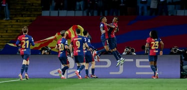 Maravillosa jugada de Lamine, que volvió loco al Benfica, envío el balón al segundo palo y el brasileño vuelve a marcar.
