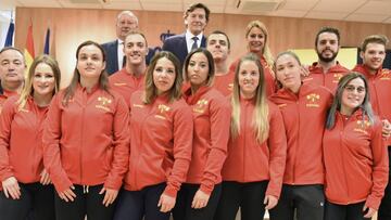 29/03/17 Despedida en el Consejo Superior de Deportes CSD del Equipo Nacional de Halterofilia que participara en el Europeo Campeonato deeuropa en Croacia.
Jose Ramon Lete presidente CSD y Constantino Iglesias presidente FEH foto familia
foto: CSD