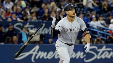 Giancarlo Stanton se estrenó con home runs en los Yankees
