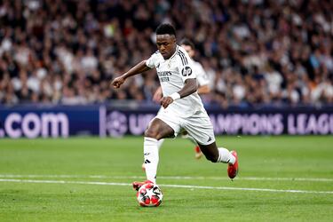 5-0. Gran jugada del conjunto blanco. Empieza en Thibaut Courtois y termina en Vinicius dentro del área austríaca, para definir cruzando el balón al palo largo de Janis Blaswich.