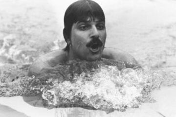 Récords mundiales en los JJOO de Múnich 1972 en relevos: 4×100 m estilo libre: 3:26.43, 4×200 m estilo libre: 7:35.78, 4×100 m medley: 3:48.16.