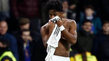 Soccer Football - Copa del Rey - Round of 16 - Real Madrid v Celta Vigo - Santiago Bernabeu, Madrid, Spain - January 16, 2025 Real Madrid's Endrick celebrates scoring their third goal REUTERS/Juan Medina