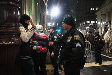 Vandalismo disturbios celebración en philadelphia.