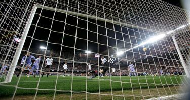 Minuto 98, córner que lanza Modric, despeja el portero del  Valencia, controla Brahím Díaz en la frontal, se va a la banda derecha, centra y Bellingham remata de cabeza superando a Giorgi Mamardashvili. El árbitro pita el final cuando el balón está en el aire.