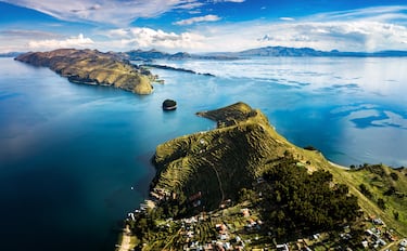 El lago navegable más alto del mundo, rodeado de montañas y con una rica cultura indígena.