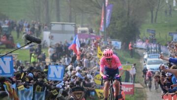 El último campeón del Tour de Flandes es, posiblemente, uno de los campeones más sorprendentes de la historia de la prueba. Alberto Bettiol llegó a la salida del Tour de Flandes 2019 sin ninguna victoria como profesional.