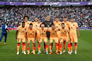 Once inicial del Atlético de Madrid. de pie: Witsel, Hermoso, Grbic, Morata, Giménez y Nahuel Molina. Agachados: Lemar, De Paul, Griezmann, Koke y Carrasco.