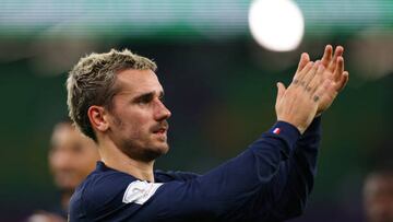 AL RAYYAN, QATAR - NOVEMBER 30: Antoine Griezmann of France applauds during the FIFA World Cup Qatar 2022 Group D match between Tunisia and France at Education City Stadium on November 30, 2022 in Al Rayyan, Qatar. (Photo by Marc Atkins/Getty Images)