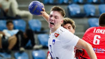Aljus Anzic, en una de sus acciones de gol.