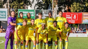 Once inicial del Cádiz ante el Granada en el Municipal de Chiclana.