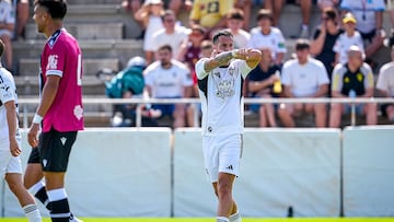 El jugador del Albacete José Carlos Lazo celebra un gol durante un partido amistoso ante el Cartagena