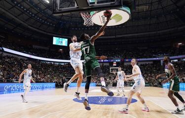 El Unicaja arrolla al Breogán y sella su pase para la Copa