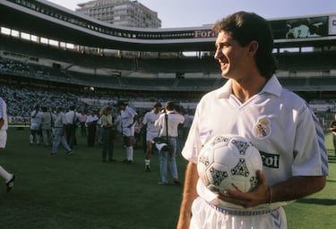 Miguel Porlán "Chendo" es otro de los ‘One Club Man’ del Real Madrid. El defensor completa 16 temporadiccwin247.como madridista. Comienza en el Juvenil y debuta con los ‘mayores’ con 23 años. Su retiro fue por todo lo alto, después de ganar la Séptima en Ámsterdam.  Entre sus momentos más recordados figura el impecable marcaje que le hizo a Maradona en el encuentro de Copa de Europa disputado en el Santiago Bernabéu contra el Nápoles en 1987. 