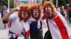 Colorido ambiente en los aledaños de Wembley