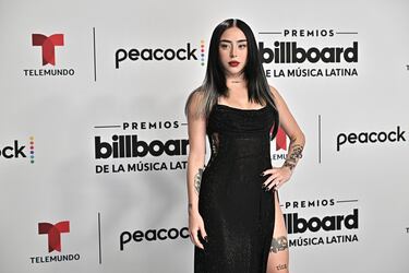 Nicki Nicole, cantante, rapera y compositora argentina, posa en la alfombra roja de los Latin Billboard Awards.