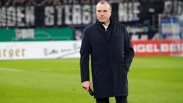 El presidente del Schalke deja su cargo durante tres meses tras
sus declaraciones racistas