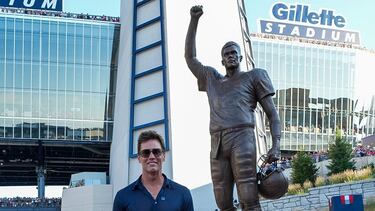 Tom Brady es el mejor quarterback en la historia de la NFL y su legado es imborrable. A tal grado que los New England Patriots develaron una estatua en las afueras del Gillette Stadium para honrarlo.