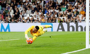 El guardameta del Mallorca frustró una y otra vez los intentos de del conjunto blanco hasta que llegaron los goles de Mbappé y Jacobo Ramón.