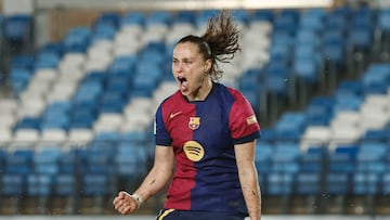 MADRID, 06/03/2025.- La delantera polaca del Barcelona Ewa Pajor celebra tras anotar el quinto gol de su equipo durante el primer partido de la semifinal de la Copa de la Reina, entre el Real Madrid y el Barcelona, en el Estadio Alfredo Di Stéfano de la capital española. EFE/ Sergio Pérez