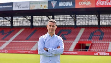 Fran Justo ha sido presentado como nuevo entrenador del Mirandés.