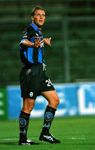 El defensa italiano jugó entre 1996 y 2003. Disputó 242 encuentros y marcó 4 goles. 