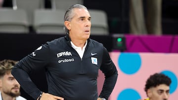LIMASSOL (Cyprus), 28/08/2025.- Spain's head coach Sergio Scariolo looks on during the FIBA EuroBasket 2025 group C basketball match between Georgia and Spain,at the Spyros Kyprianou Arena in Limassol, Cyprus, 28 August 2025. (Baloncesto, Chipre, España) EFE/EPA/GEORGI LICOVSKI
