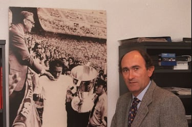 El centrocampista español, José Martínez Sánchez más conocido como Pirri, jugó 16 temporadas en el Real Madrid. Siendo jugador comenzó su carrera de medicina que finalmente acabó tras su retirada en México. Una vez doctorado en Medicina formó parte del cuerpo médico del Real Madrid en la década de los años 80. 