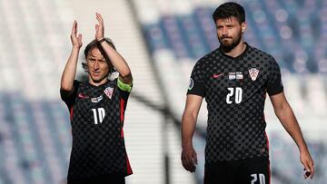 GLASGOW, SCOTLAND - JUNE 18: Luka Modric and Bruno Petkovic of Croatia acknowledge the fans after the UEFA Euro 2020 Championship Group D match between Croatia and Czech Republic at Hampden Park on June 18, 2021 in Glasgow, Scotland. (Photo by Lee Smith -
