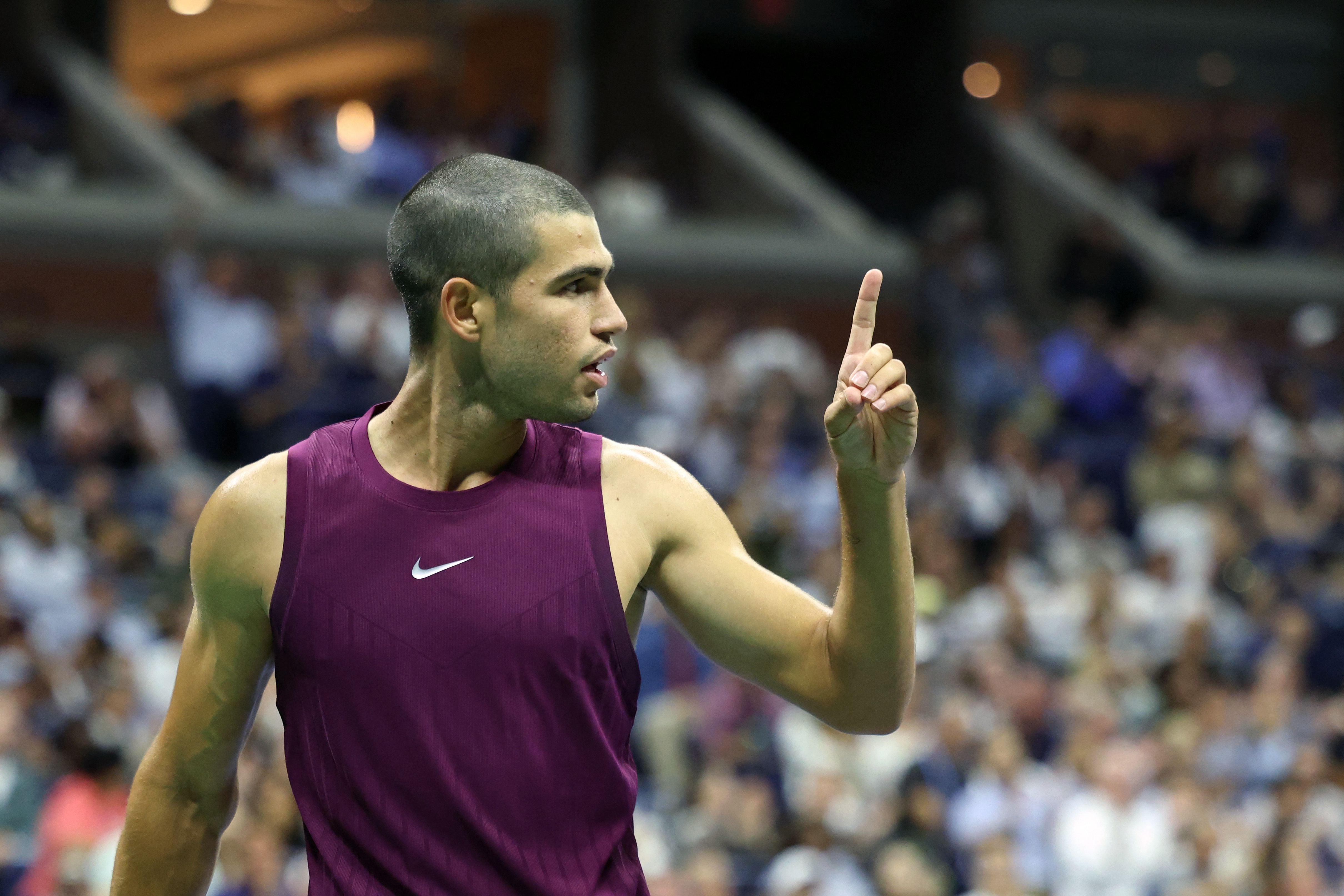 Alcaraz pasa a la tercera rondas del US Open sin despeinarse