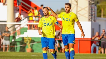 Suso Fernández junto a Álvaro García Pascual en el Municipal Fernando Romero “Fernandín”.